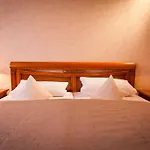 Bed and Breakfast Spies